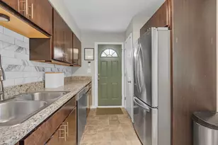 52 Sparrow Rd, Carpentersville, IL 60110 - Photo 10