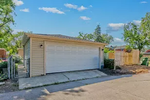 8517 N Crawford Ave, Skokie, IL 60076 - Photo 22