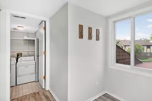 1715 Lakecliffe Dr, Wheaton, IL 60189 - Photo 18