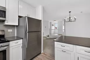 1715 Lakecliffe Dr, Wheaton, IL 60189 - Photo 10