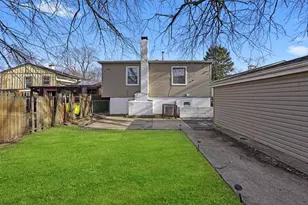 298 Merrill Ave, Calumet City, IL 60409 - Photo 6
