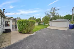 7022 W 114th Pl, Worth, IL 60482 - Photo 6