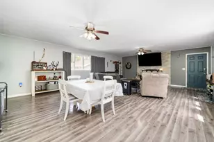 519 W 8th St, Dixon, IL 61021 - Photo 14