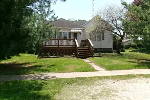 305 W Thomas St, Martinton, IL 60951 - Photo 2