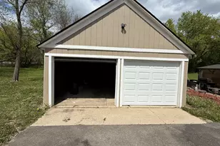 208 W Nippersink Rd, Round Lake, IL 60073 - Photo 26