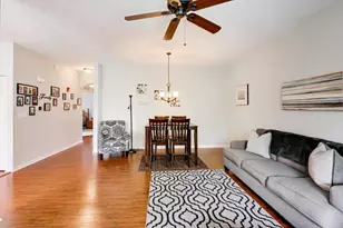 210 Rosehall Dr, Lake Zurich, IL 60047 - Photo 4