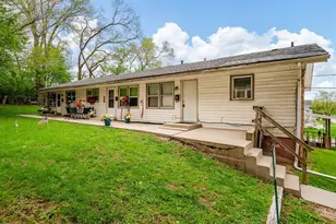 422 Henrietta Ave, Rockford, IL 61102 - Photo 1