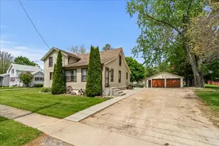 440 E Lasalle St, Somonauk, IL 60552 - Photo 2