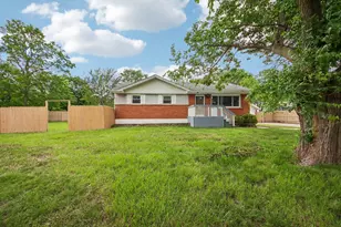18120 W Big Oaks Rd, Grayslake, IL 60030 - Photo 1