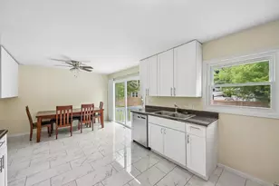 18120 W Big Oaks Rd, Grayslake, IL 60030 - Photo 10