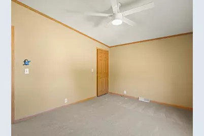 8438 Hickory Tree Drive, Machesney Park, IL 61115 - Photo 32
