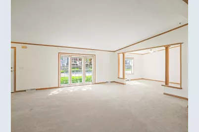 8438 Hickory Tree Drive, Machesney Park, IL 61115 - Photo 10