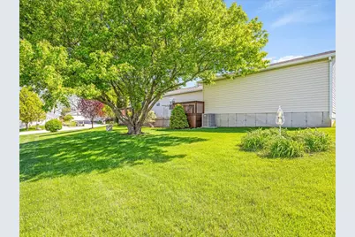 8438 Hickory Tree Drive, Machesney Park, IL 61115 - Photo 38