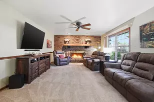18070 Whitman Ln, Lansing, IL 60438 - Photo 6