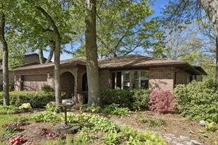 18070 Whitman Ln, Lansing, IL 60438 - Photo 2