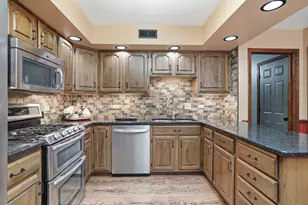 18070 Whitman Ln, Lansing, IL 60438 - Photo 10