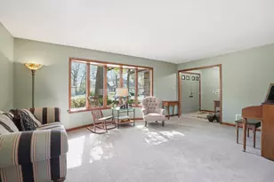 18070 Whitman Ln, Lansing, IL 60438 - Photo 4
