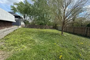3307 Fountainbleau Dr, Hazel Crest, IL 60429 - Photo 10