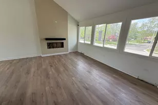 3307 Fountainbleau Dr, Hazel Crest, IL 60429 - Photo 2