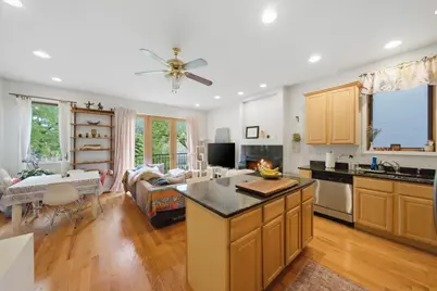 2416 W Thomas Street #2, Chicago, IL 60622 - Photo 4