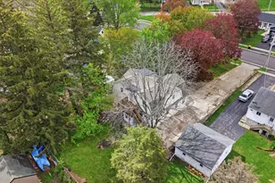 612 Oak St, Woodstock, IL 60098 - Photo 40