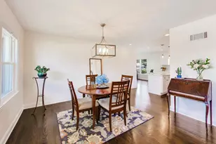 223 E Adams St, Elmhurst, IL 60126 - Photo 4