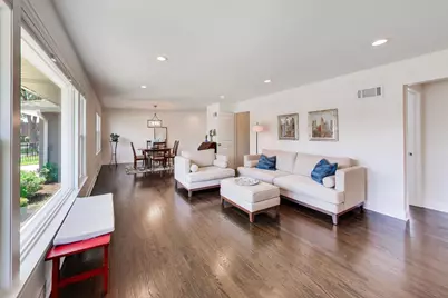 223 E Adams Street, Elmhurst, IL 60126 - Photo 2