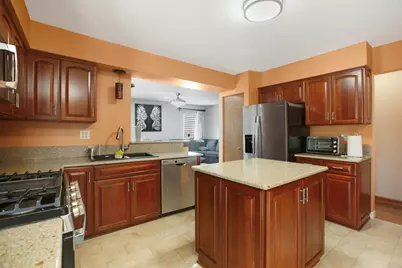 17 Buchanan Lane, Streamwood, IL 60107 - Photo 6