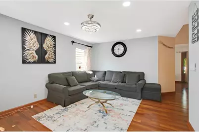 17 Buchanan Lane, Streamwood, IL 60107 - Photo 2