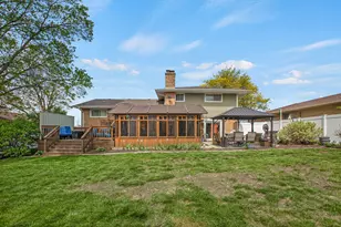 4608 Sycamore Ln, Rolling Meadows, IL 60008 - Photo 18