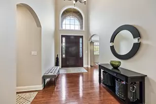 731 S Michigan Ct, Palatine, IL 60067 - Photo 2