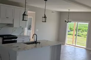 675 S Regulators St, Rochelle, IL 61068 - Photo 8