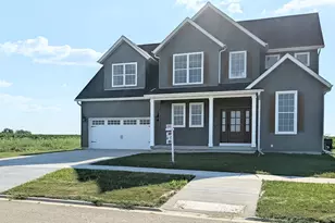 675 S Regulators St, Rochelle, IL 61068 - Photo 2
