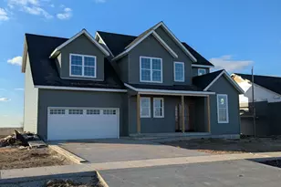 675 S Regulators St, Rochelle, IL 61068 - Photo 2