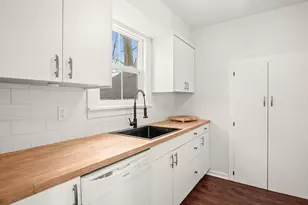 412 W High St, Sycamore, IL 60178 - Photo 10