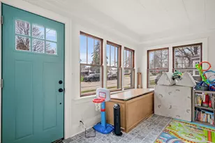 412 W High St, Sycamore, IL 60178 - Photo 4