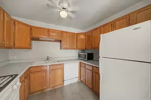57 E Hattendorf Ave, Roselle, IL 60172 - Photo 8
