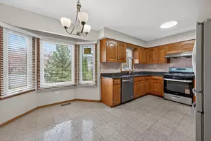 1281 Scarlet Dr, Addison, IL 60101 - Photo 10