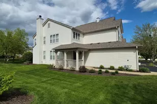 477 Peregrine Pkwy, Bartlett, IL 60103 - Photo 4