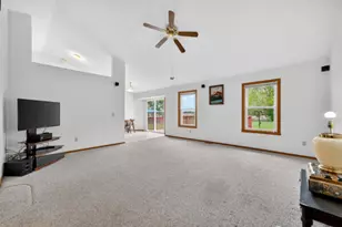 3847 Northline Dr, Rockford, IL 61101 - Photo 8