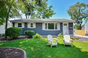 432 S Knollwood Dr, Wheaton, IL 60187 - Photo 1