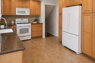3008 W 110th Pl, Chicago, IL 60655 - Photo 6