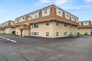 9911 W 58th St, Countryside, IL 60525 - Photo 2