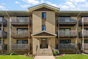 9654 Nottingham Ave, Chicago Ridge, IL 60415 - Photo 2