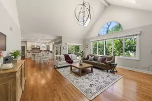 1262 Midwest Ln, Wheaton, IL 60189 - Photo 10