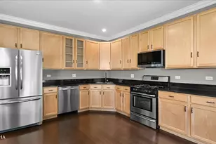 386 Jamestown Ct, Aurora, IL 60502 - Photo 6