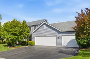 1260 Cromwell Ln, Naperville, IL 60564 - Photo 2