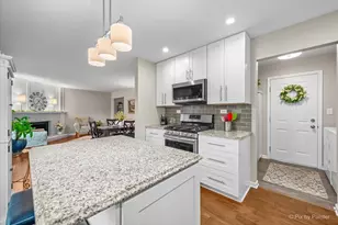 666 Surryse Rd, Lake Zurich, IL 60047 - Photo 14