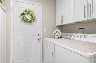 666 Surryse Rd, Lake Zurich, IL 60047 - Photo 16