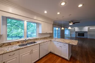 833 Huntleigh Dr, Naperville, IL 60540 - Photo 14